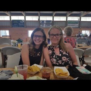 Meet your Posher, Emily